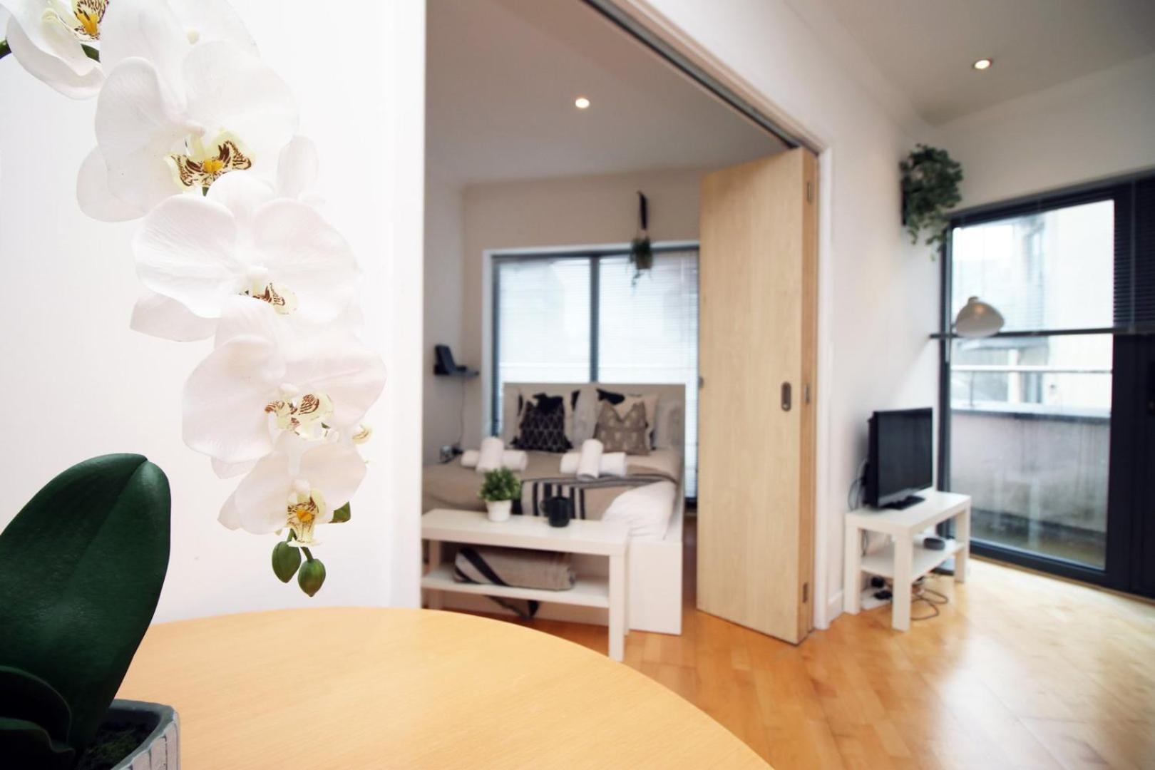 Centrally Located Spacious 2Br | Cohost Partners Cardiff Kültér fotó
