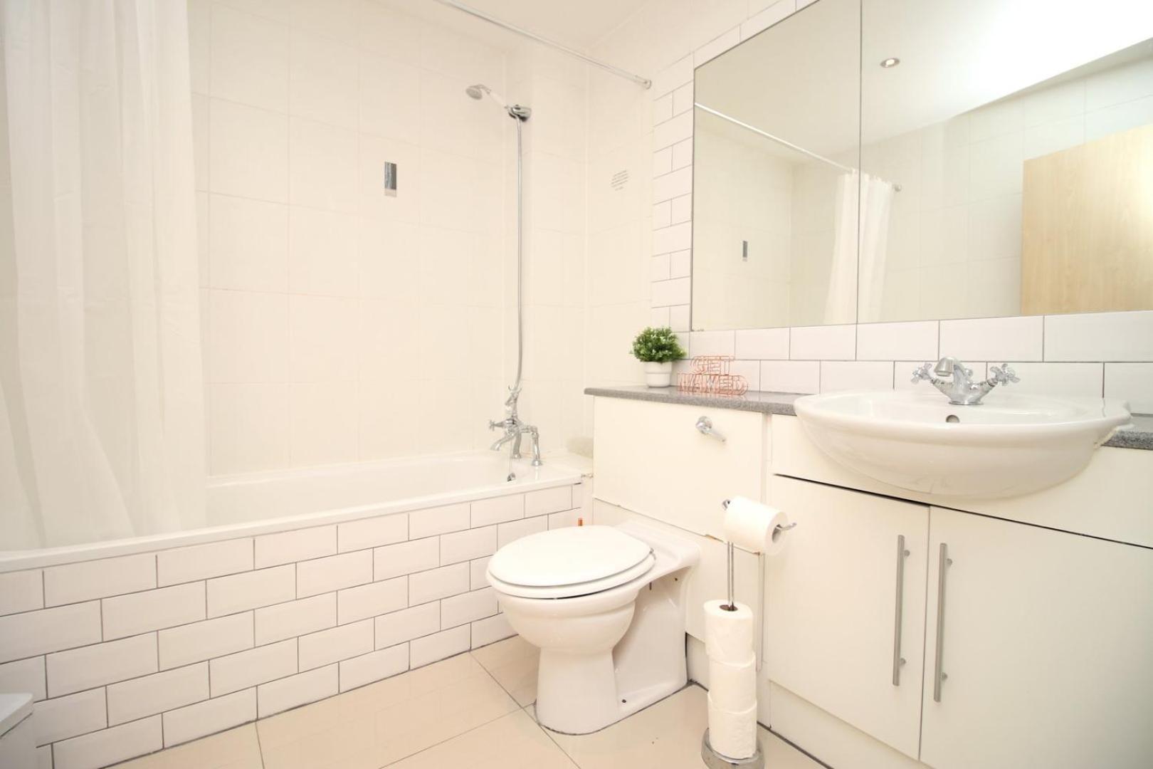 Centrally Located Spacious 2Br | Cohost Partners Cardiff Kültér fotó