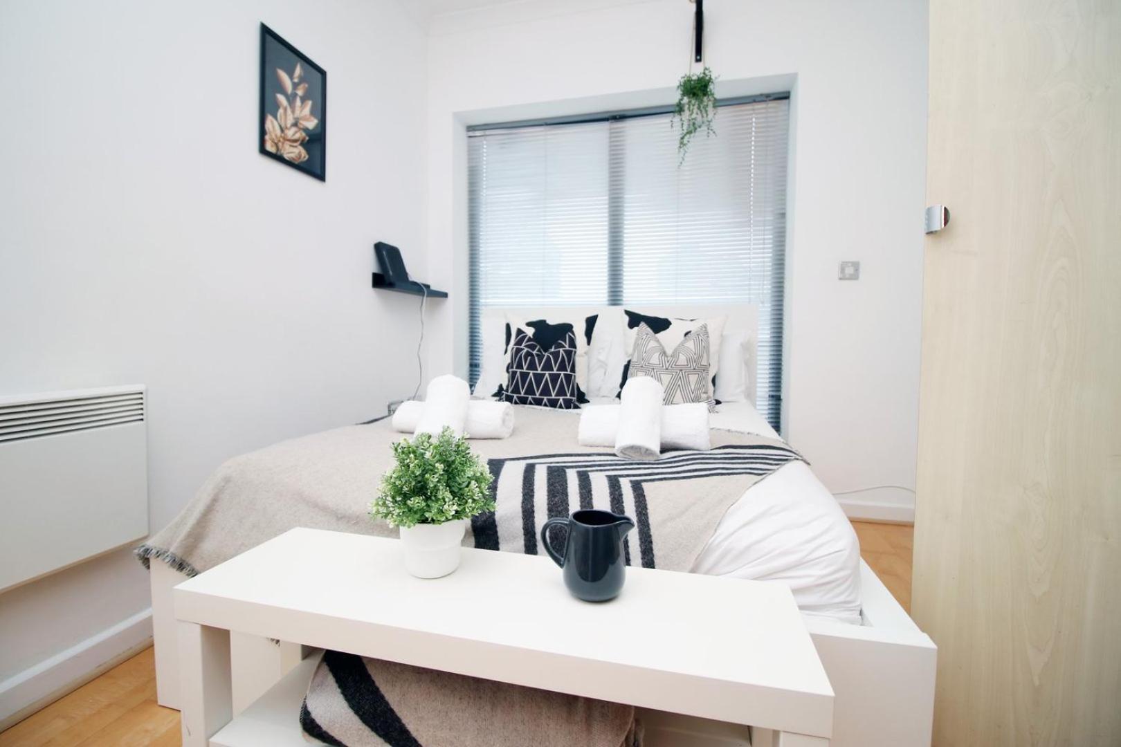 Centrally Located Spacious 2Br | Cohost Partners Cardiff Kültér fotó